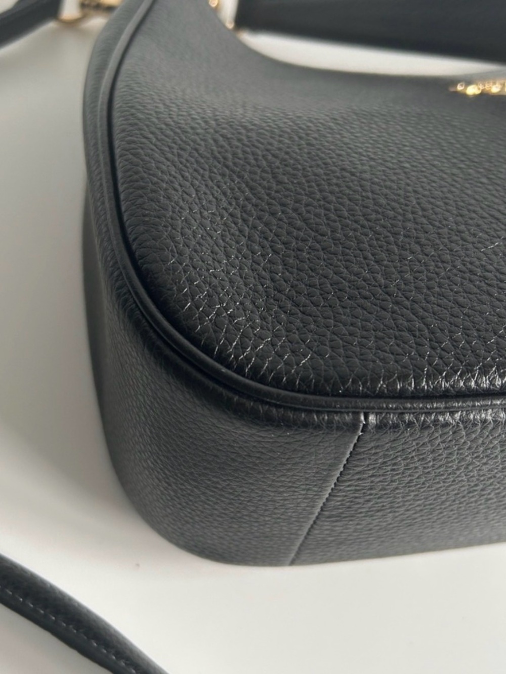 Teri Hobo Coach Black Pebbled Leather Shoulder Bag with Gold Hardware - Picture 6 of 7